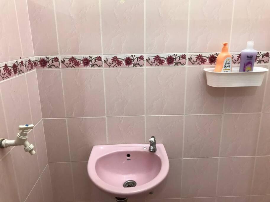 קואלה טרנגאנו Homestay Che Mat מראה חיצוני תמונה