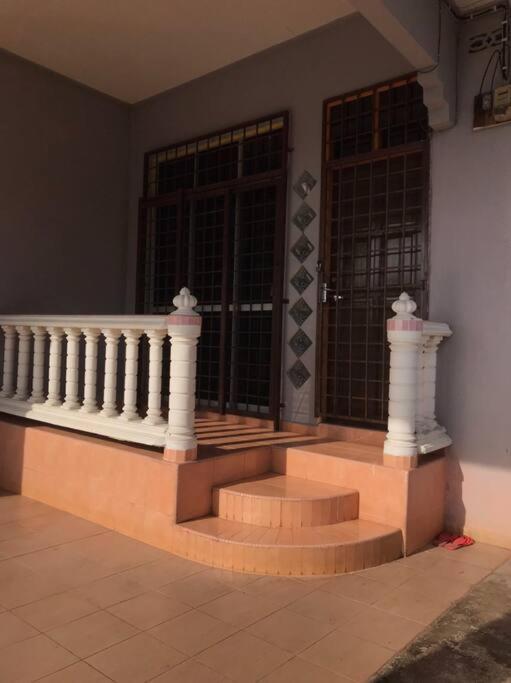קואלה טרנגאנו Homestay Che Mat מראה חיצוני תמונה