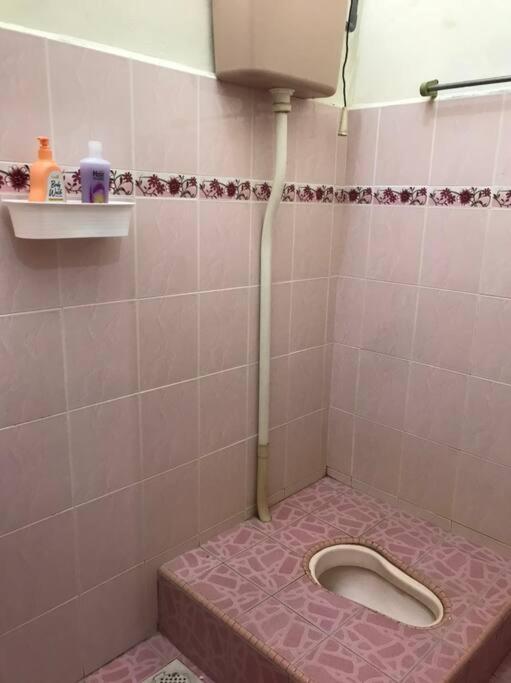 קואלה טרנגאנו Homestay Che Mat מראה חיצוני תמונה